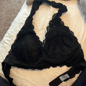 Lace halter bralett